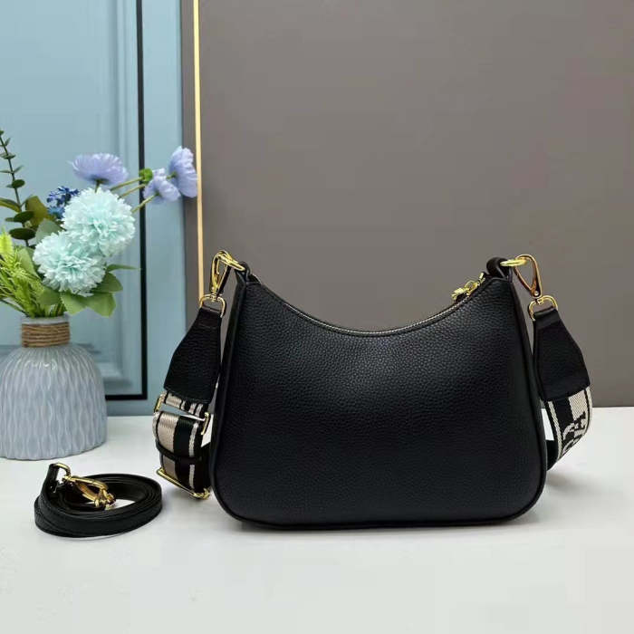 Leather  bag ,5A , size 25x18x8cm  ,no box,  B110-160