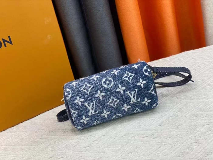 Nano Speedy canvas leather  bag ,5A,size 16X11X9cm, no box, B88-1723