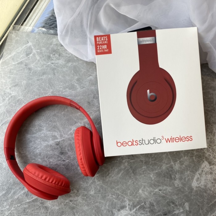 Beats Studio3 Wireless  Bluetooth headset