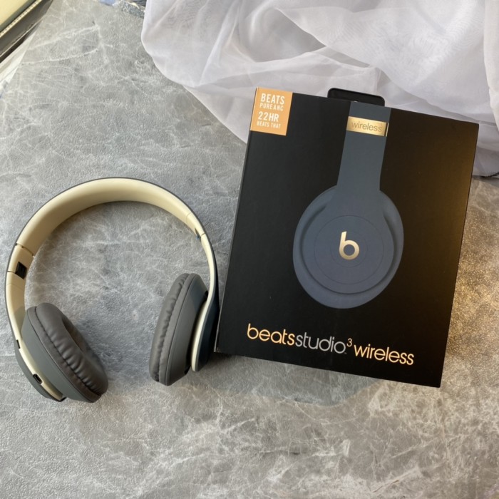 Beats Studio3 Wireless  Bluetooth headset