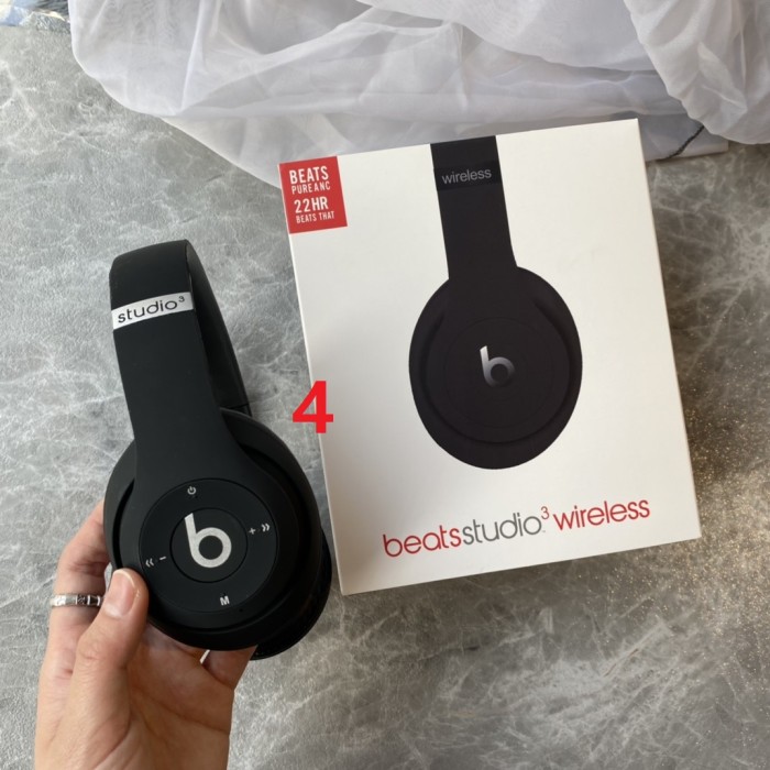 Beats Studio3 Wireless  Bluetooth headset