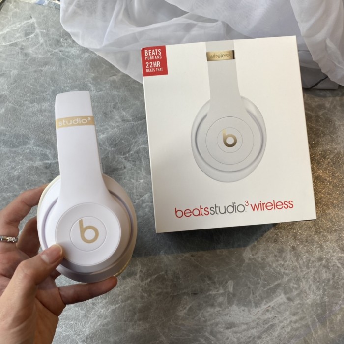 Beats Studio3 Wireless  Bluetooth headset