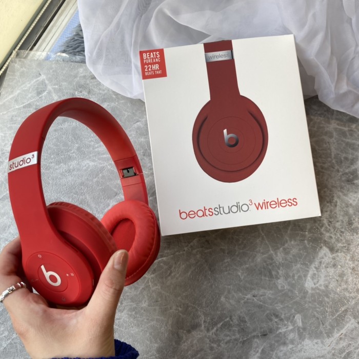 Beats Studio3 Wireless  Bluetooth headset