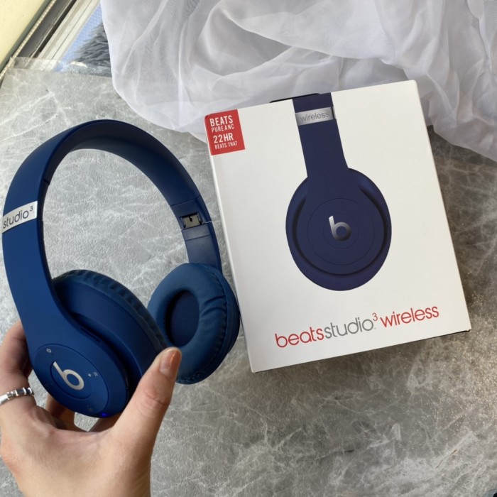 Beats Studio3 Wireless  Bluetooth headset