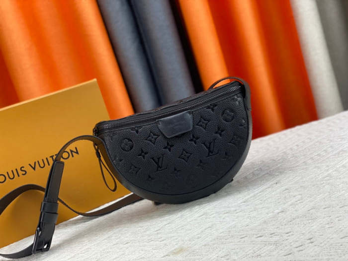 Leather bag ,5A , size 24.5x16x4.5cm ,no box,  B75-1729-1731