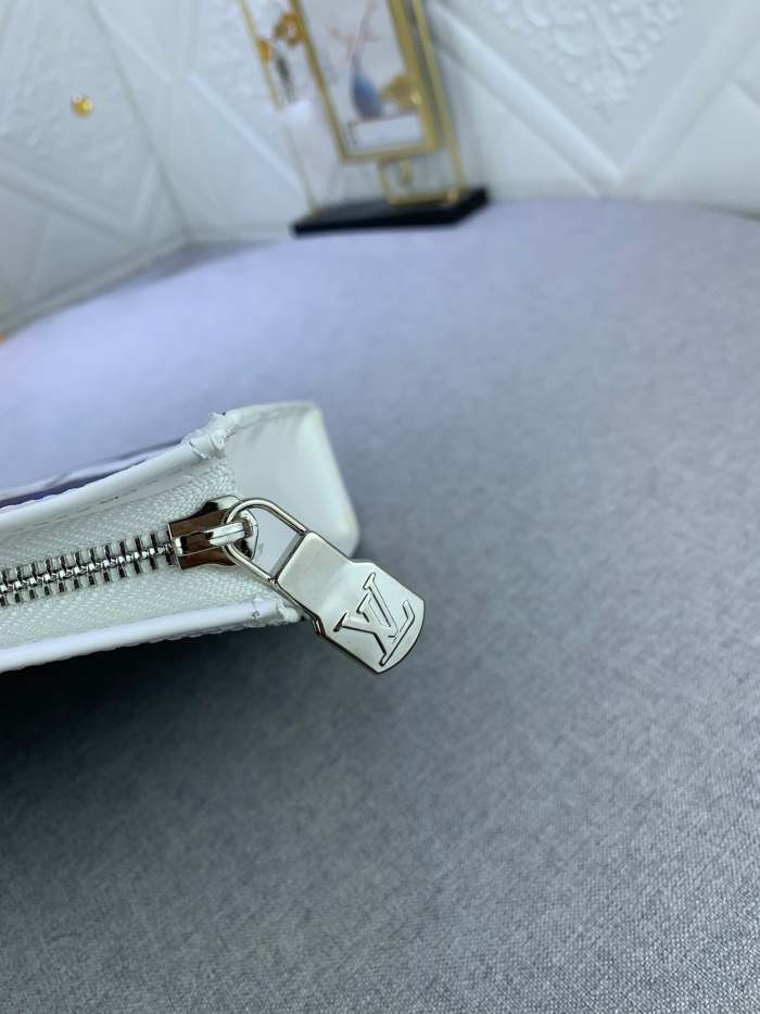 Leather bag ,5A , size 27x21x6cm ,no box,  B68-6082
