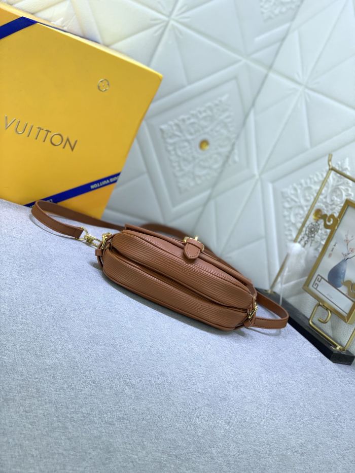 Canvas leather  bag ,5A,size 20x16x7.5cm, no box, B110-200