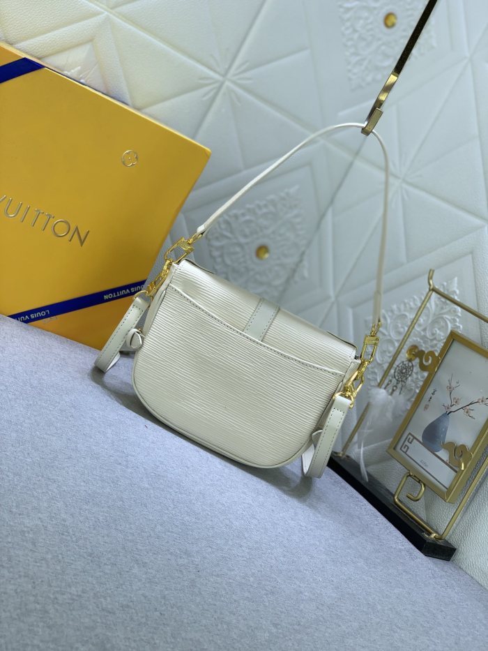 Canvas leather  bag ,5A,size 20x16x7.5cm, no box, B110-201