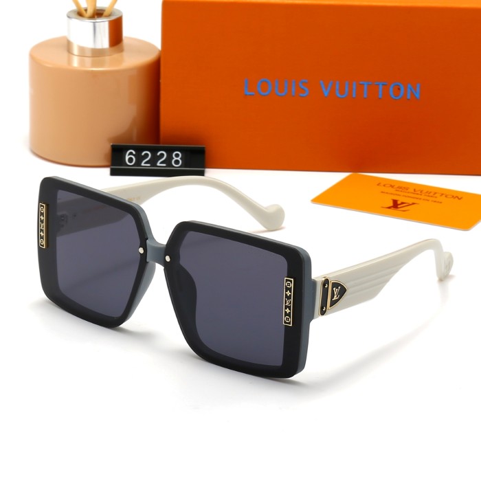 Blue light blocking sunglasses with the box and case ,G25-2732-2737