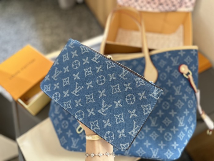 Split Leather  bag ,3A , size 32x28cm ,no box,  B68-6092