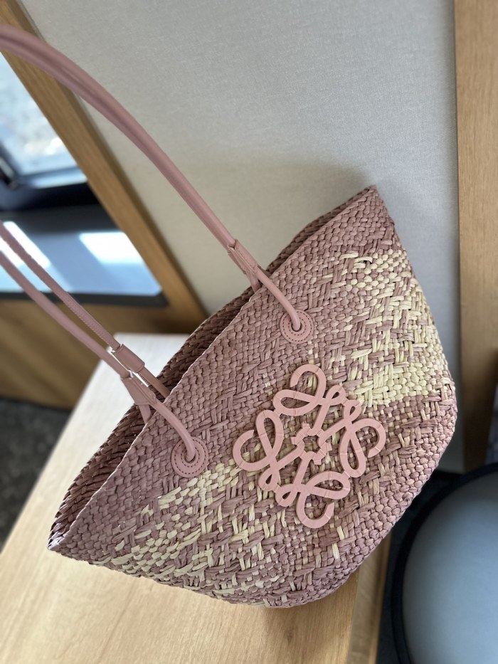 Straw bag ,3A , size 28x25cm ,no box,  B68-6099-6103