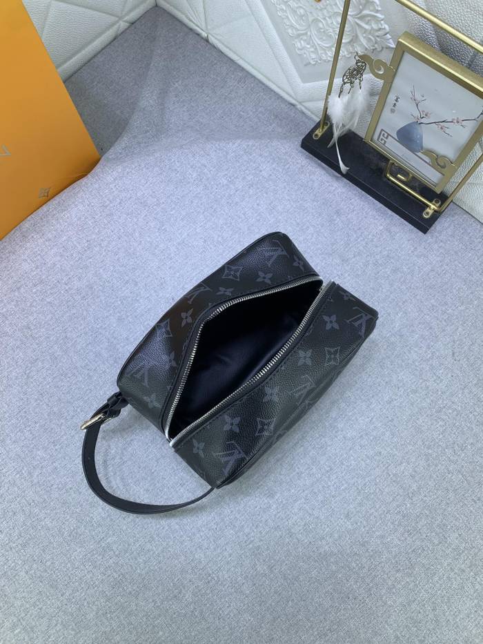 Leather bag ,5A , size 23x13x12cm ,no box,  B68-6097