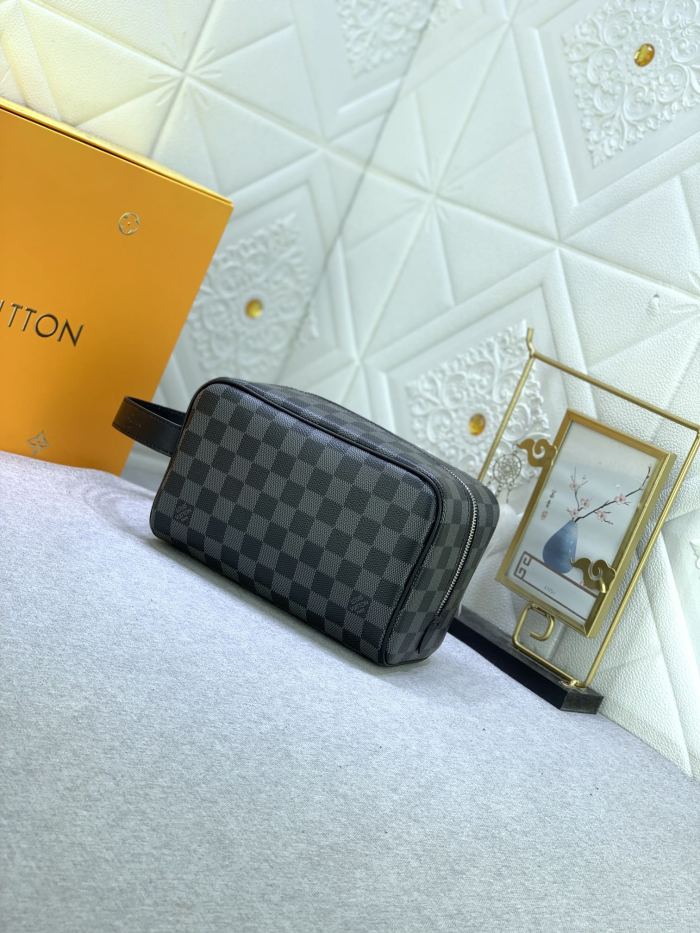 Leather bag ,5A , size 23x13x12cm ,no box,  B68-6098