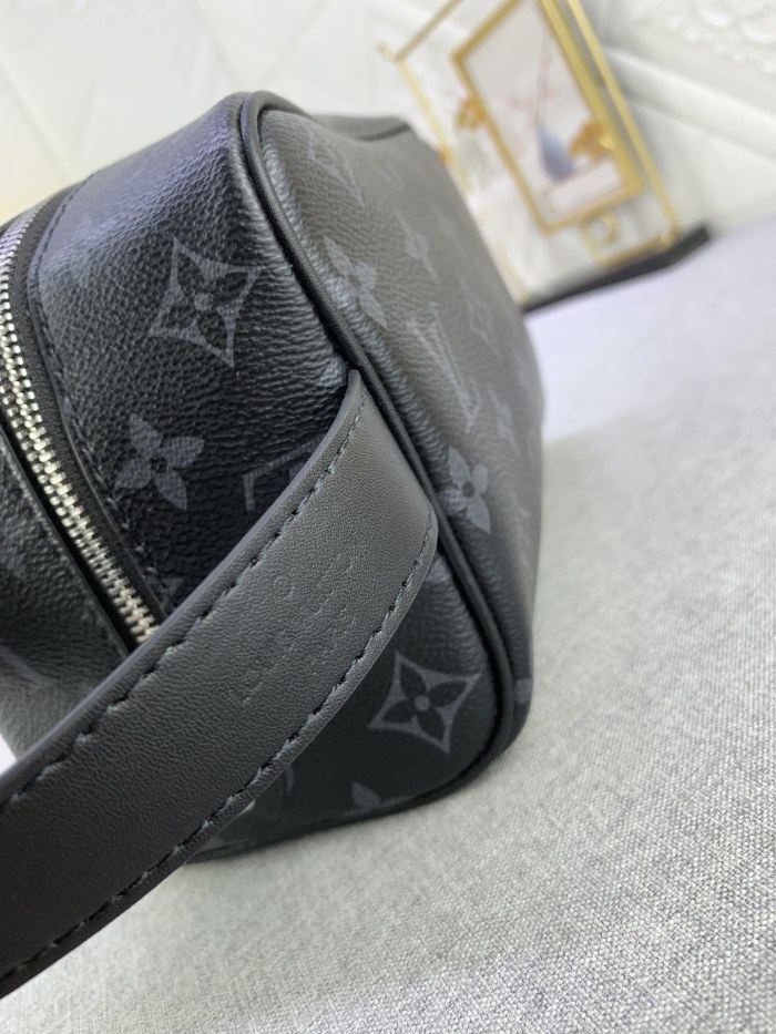 Leather bag ,5A , size 23x13x12cm ,no box,  B68-6097