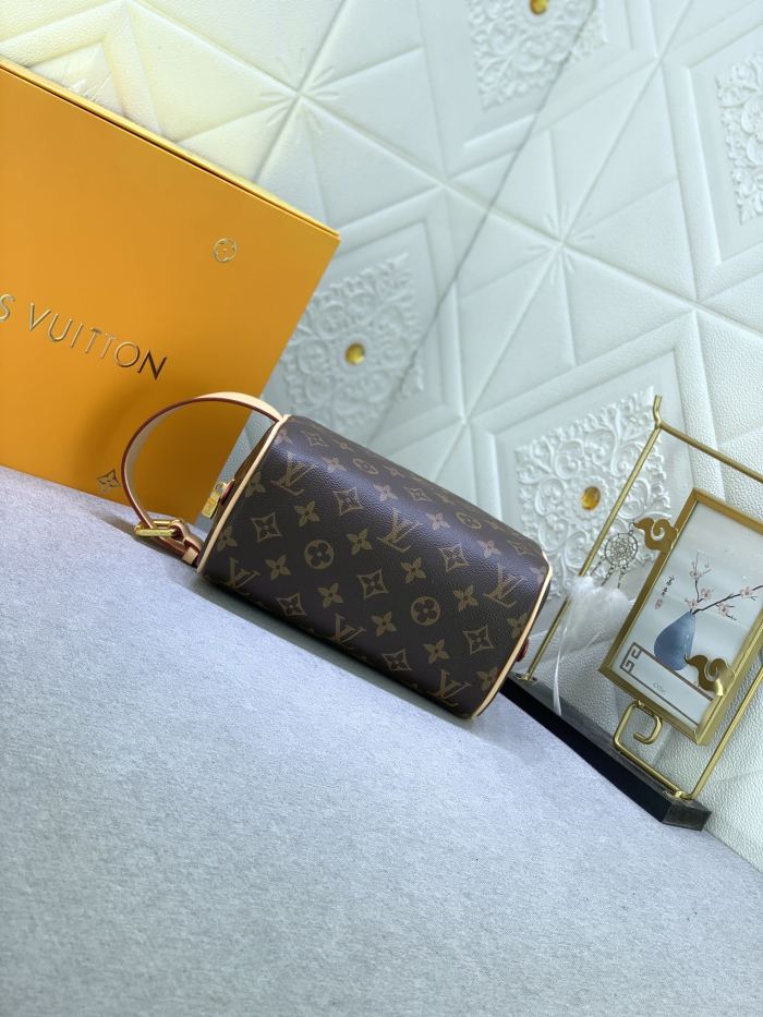 Leather bag ,5A , size 23x13x12cm ,no box,  B68-6096