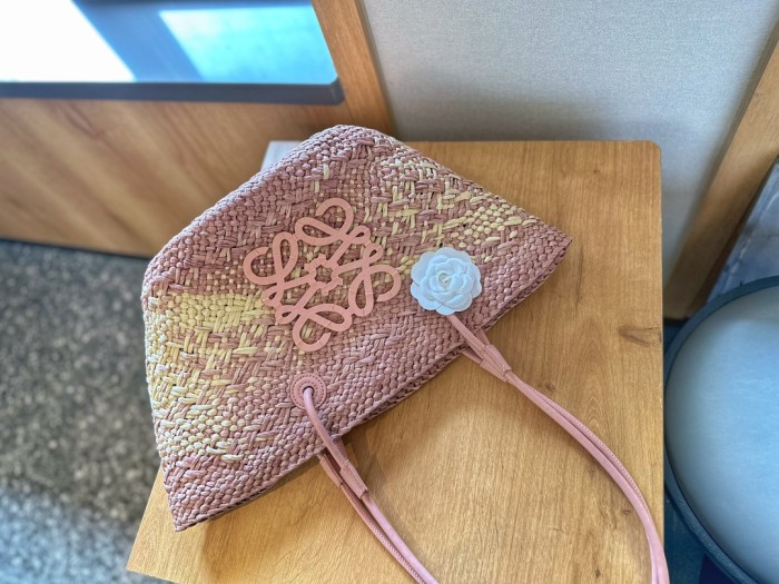 Straw bag ,3A , size 28x25cm ,no box,  B68-6099-6103