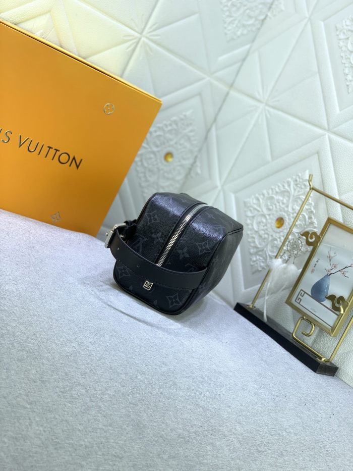 Leather bag ,5A , size 23x13x12cm ,no box,  B68-6097