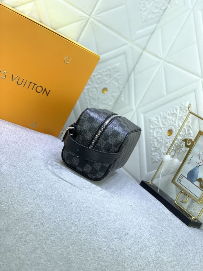Leather bag ,5A , size 23x13x12cm ,no box,  B68-6098