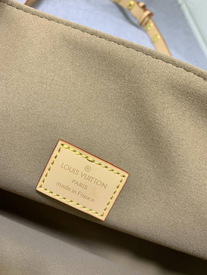 M47149 Canvas leather  bag ,5A,size 28x20x11cm, no box, B110-231