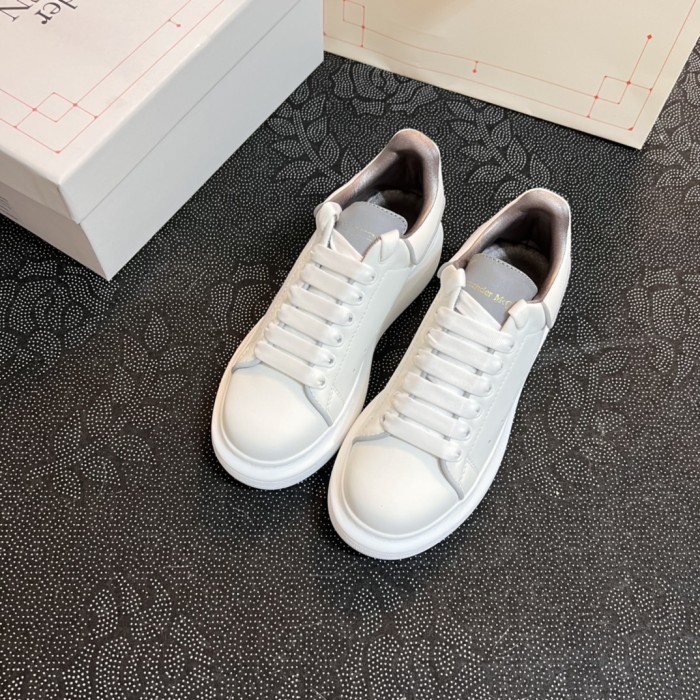 Women men runner flat shoes,  size 34-45, SS70-1981