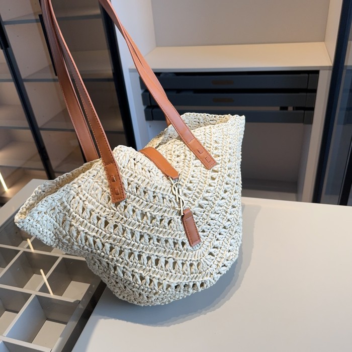 Woven beach  bag ,3A , size 45x26cm ,no box,  B68-6109