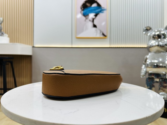 Leather bag ,5A , size 20x19x4cm ,no box,  B88-1778
