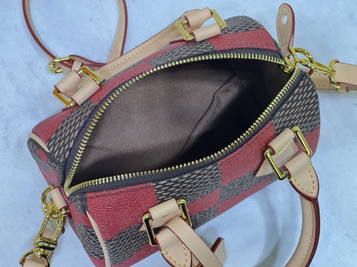 M40611，Leather bag ,5A , size 18x12x10cm ,no box,  B75-2978