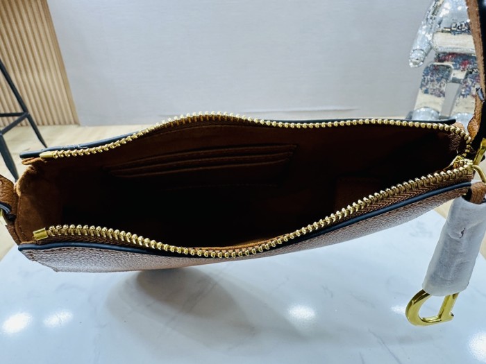 Leather bag ,5A , size 20x19x4cm ,no box,  B88-1778