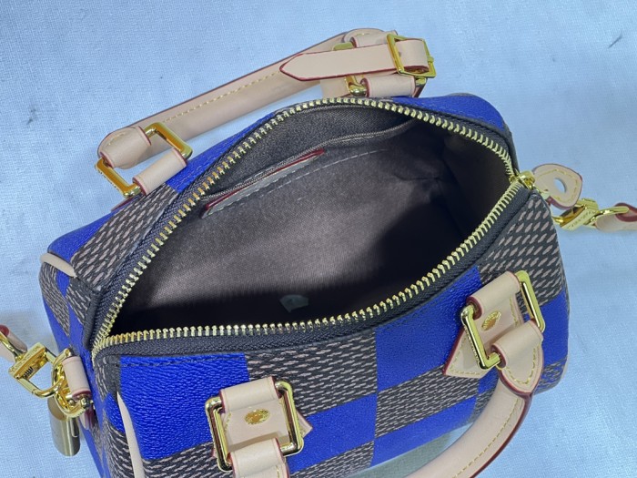 M40611，Leather bag ,5A , size 18x12x10cm ,no box,  B75-2976