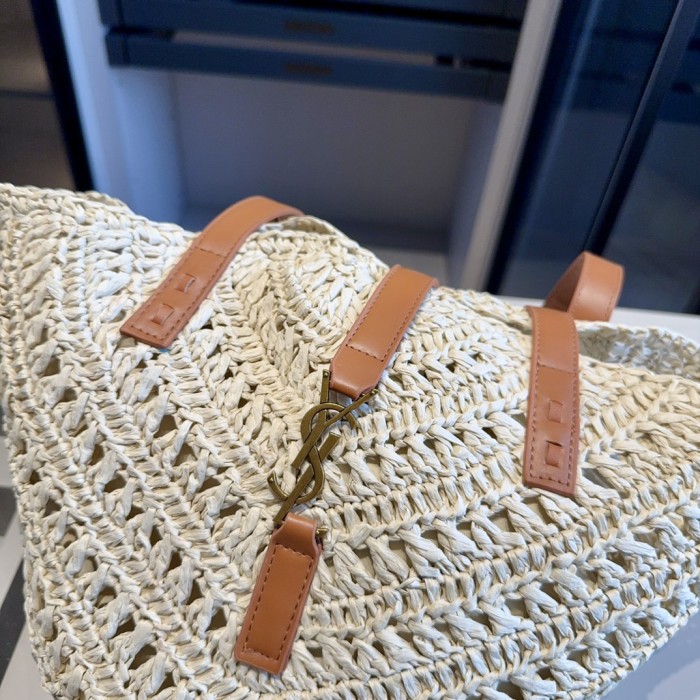 Woven beach  bag ,3A , size 45x26cm ,no box,  B68-6109