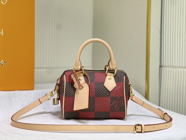 M40611,Leather bag ,5A , size 18x12x10cm ,no box, B75-2978