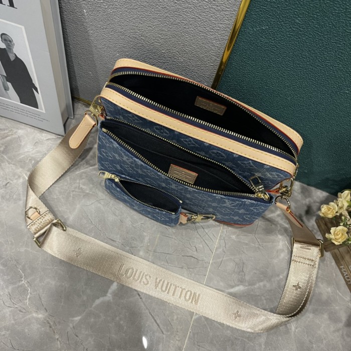 Leather bag ,5A , size 25x18.5x7cm ,no box,  B88-1782