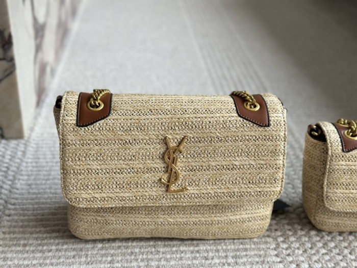 Straw raffia leather bag ,4A , size 26x18cm or 21x14cm ,no box,  B75-2980-2982