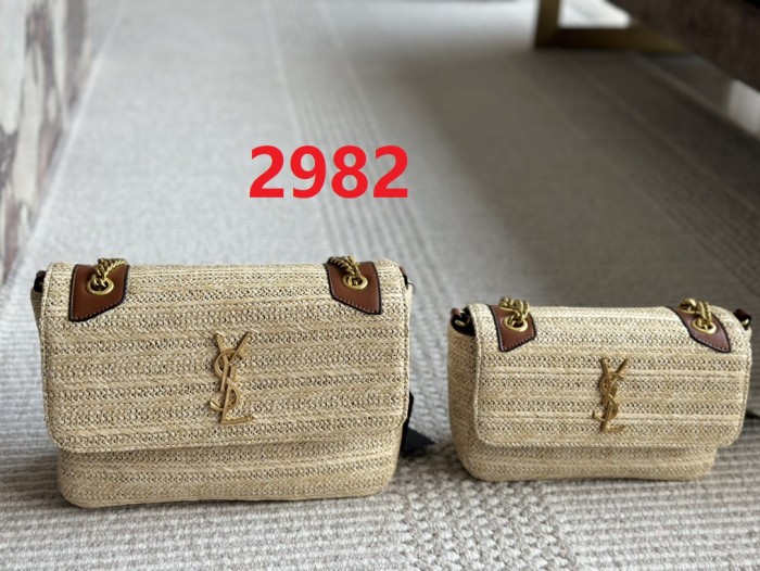 Straw raffia leather bag ,4A , size 26x18cm or 21x14cm ,no box,  B75-2980-2982