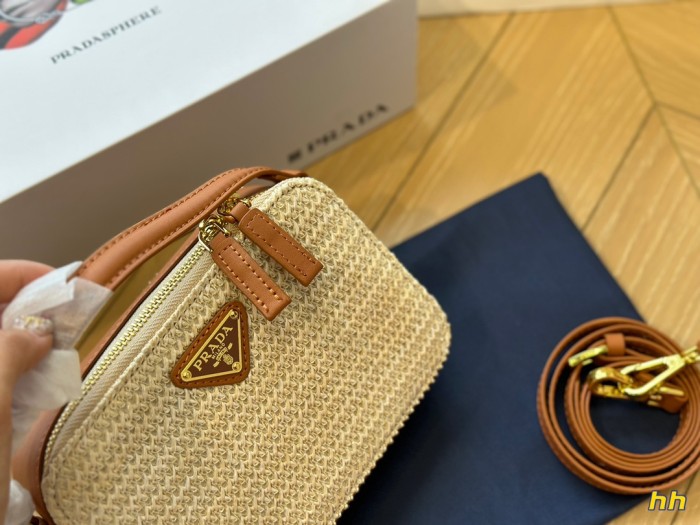 Straw raffia leather bag ,3A ,size 18x12cm ,no box,  B68-6162