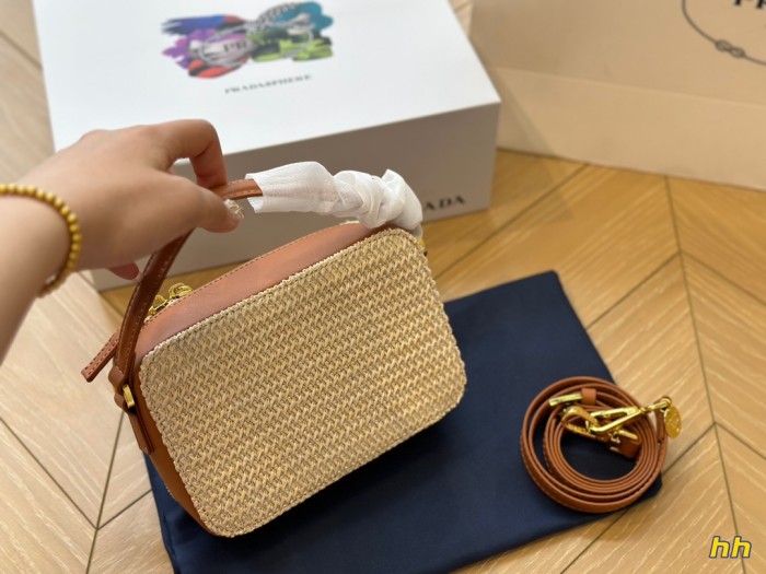 Straw raffia leather bag ,3A ,size 18x12cm ,no box,  B68-6162