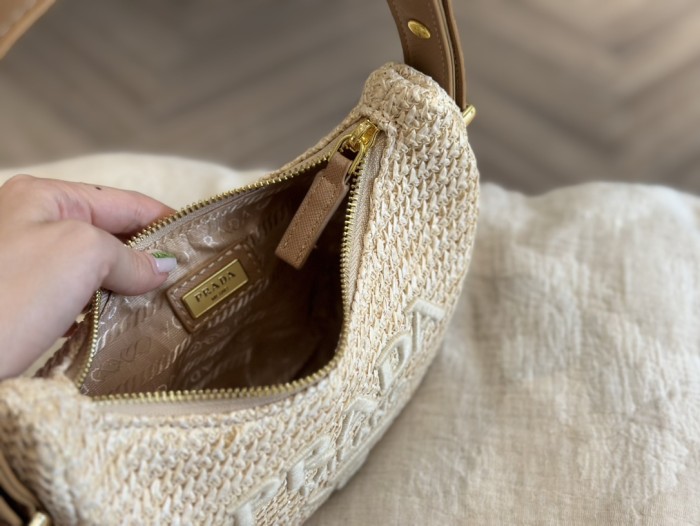 Straw raffia leather bag ,3A , size 22x12cm,no box,  B75-2990