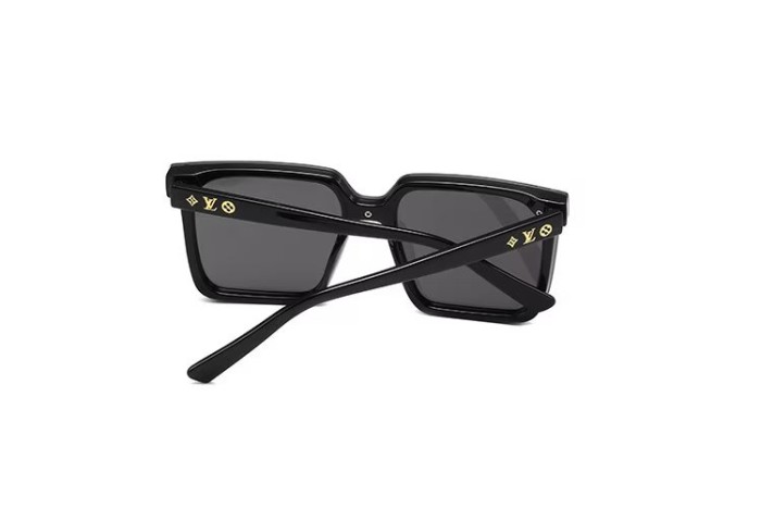 Blue light blocking sunglasses with the box and case ,G25-31-36