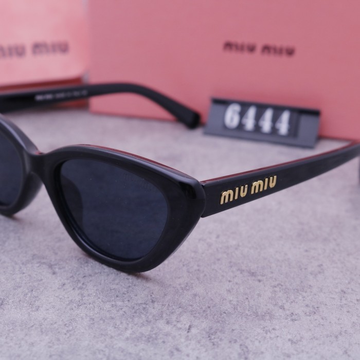 Blue light blocking sunglasses with the box and case ,G25-184-188