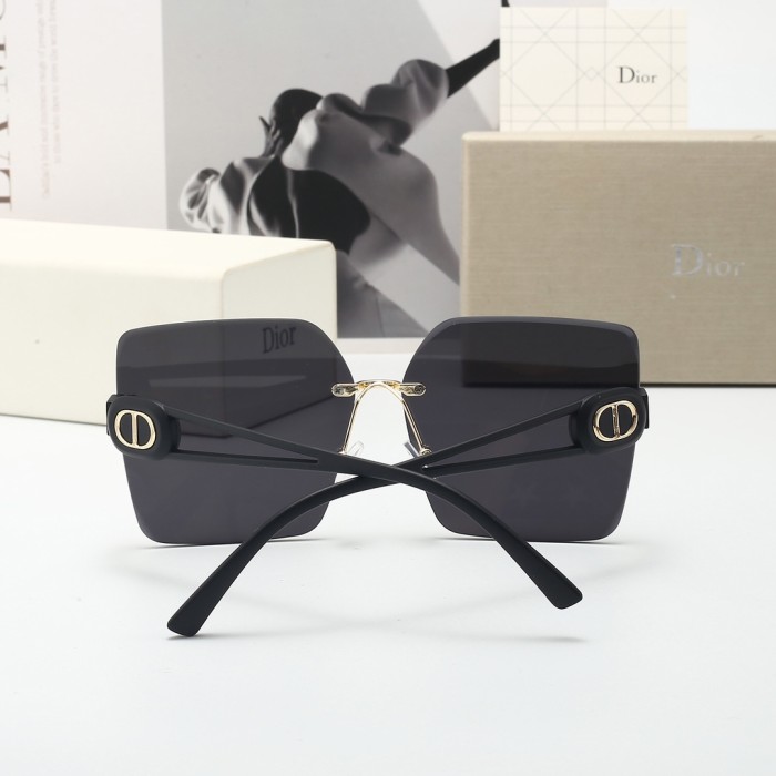 Blue light blocking sunglasses with the box and case ,G25-246-250
