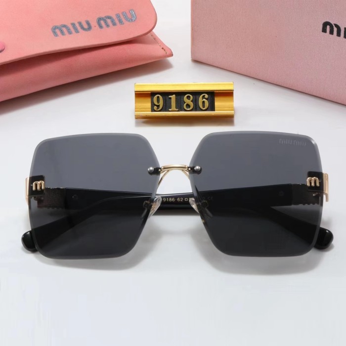 Blue light blocking sunglasses with the box and case ,G25-304-309