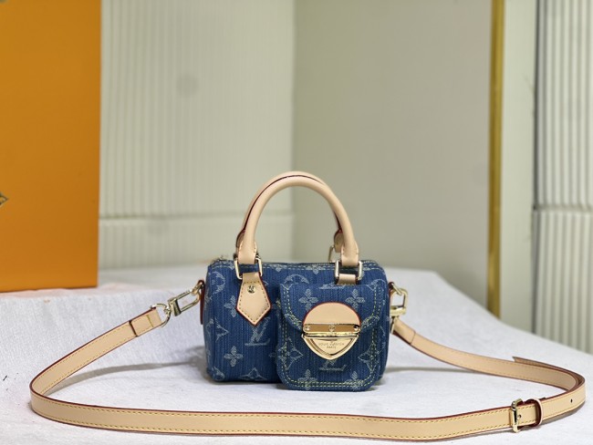 Leather and canvas bag ,5A , size 16x10x7.5cm,no box, B88-1816
