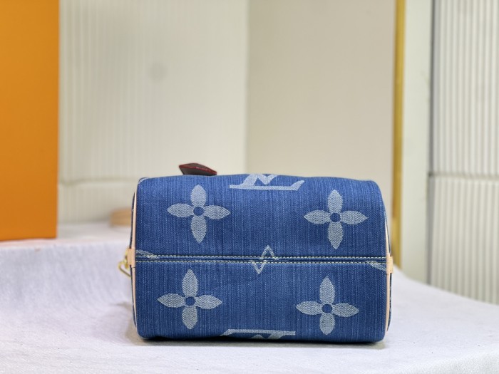 Split leather bag ,AAAA , size 25x19x15cm,no box,  B88-1833