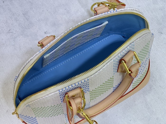 Split leather bag ,AAAA , size 23.5x17.5x11.5cm,no box,  B88-1841
