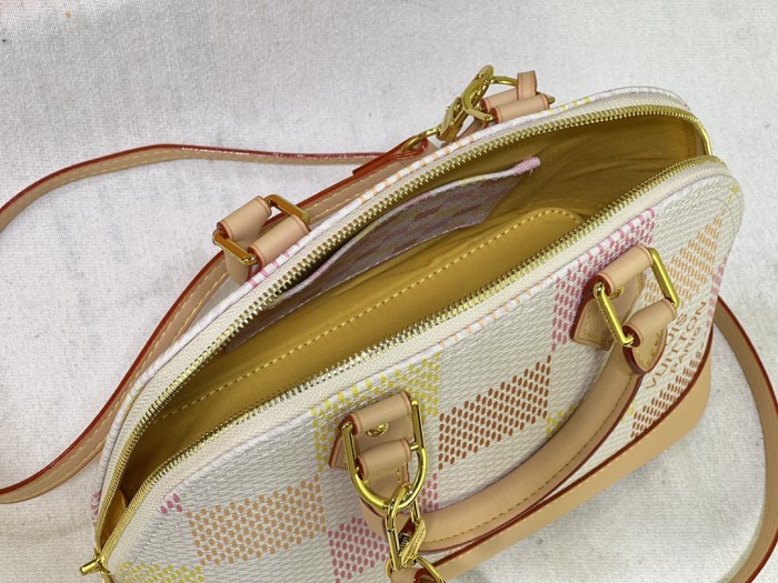 Split leather bag ,AAAA , size 23.5x17.5x11.5cm,no box,  B88-1840