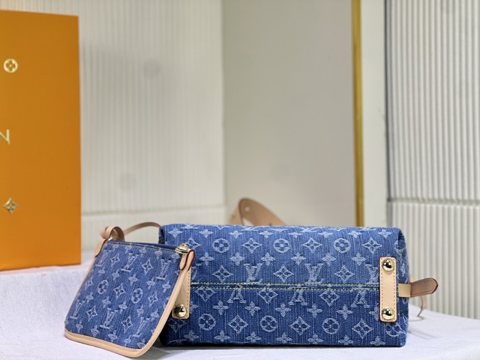 Leather bag ,5A ,size 39x30x15cm,no box,  B110-274