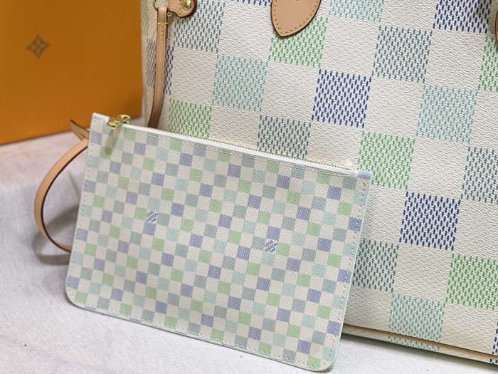 Leather bag ,5A ,size 32x29x17cm,no box,  B110-271