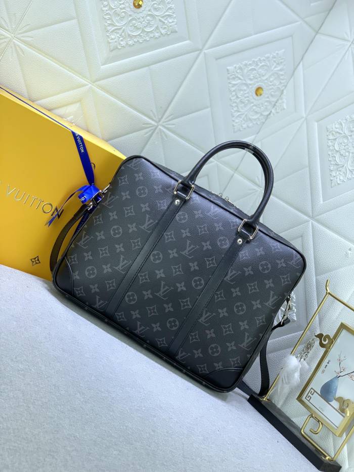 Leather bag ,5A ,size 36.5x27.5x6cm,no box,  B110-279