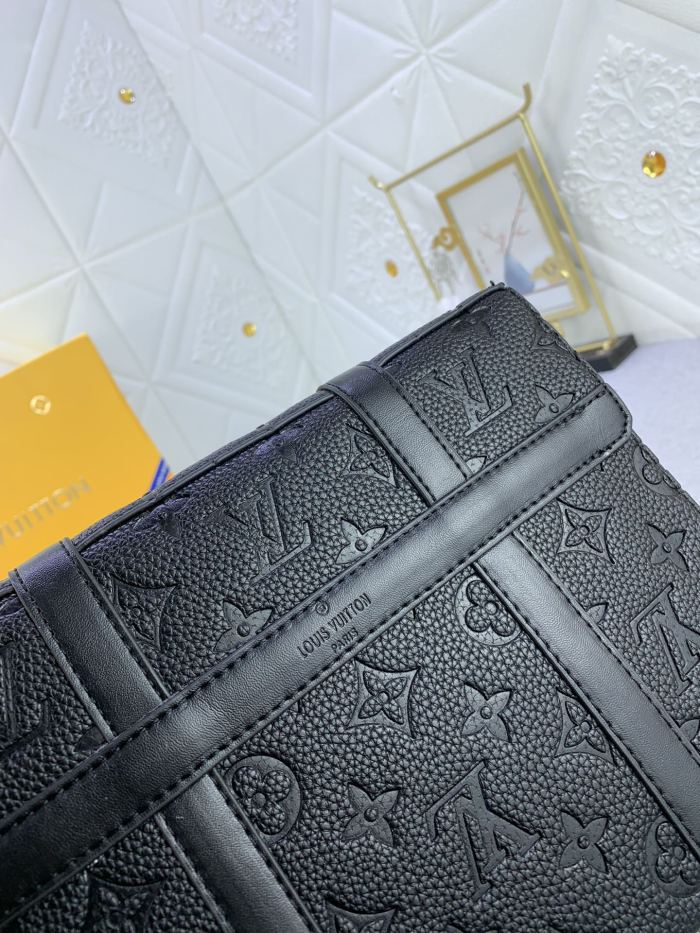 Leather bag ,5A ,size 24x18x5.5cm,no box,  B110-284
