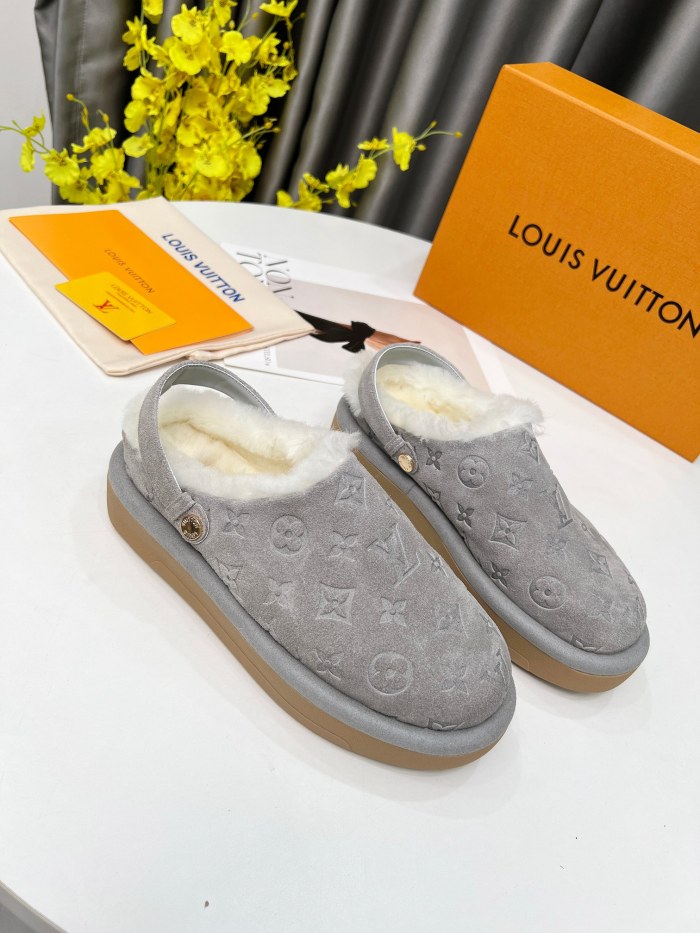 Women flat fur shoes,size 35-41，SS88-732-734